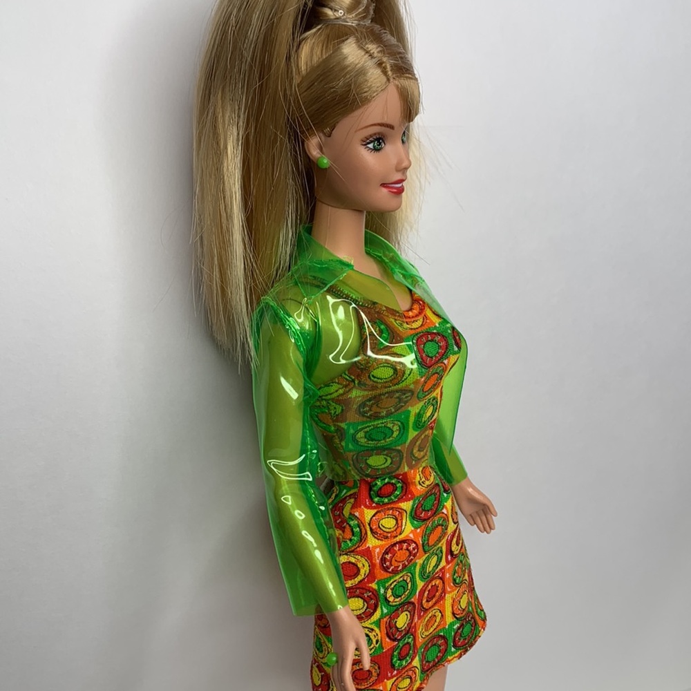 Lifesavers Barbie - Picture 3 of 5